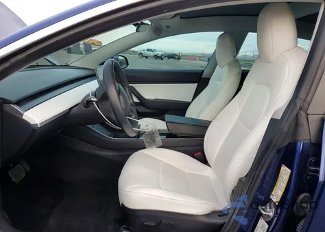 2018 Tesla Model 3 из США, поврежденный, VIN 5YJ3E1EB4JF075186